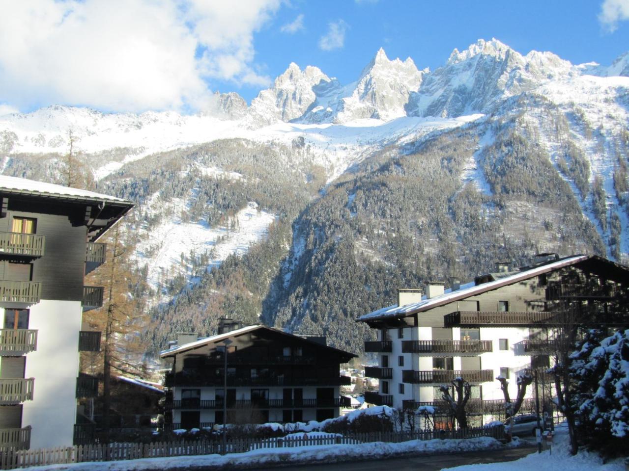 Apartment Le Pied Du Brevent - Walk To Ski Lift, Chamonix Getaway Екстер'єр фото